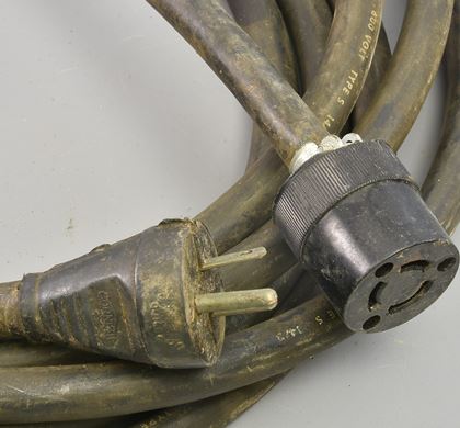 various-2 vintage heavy duty US mains leads